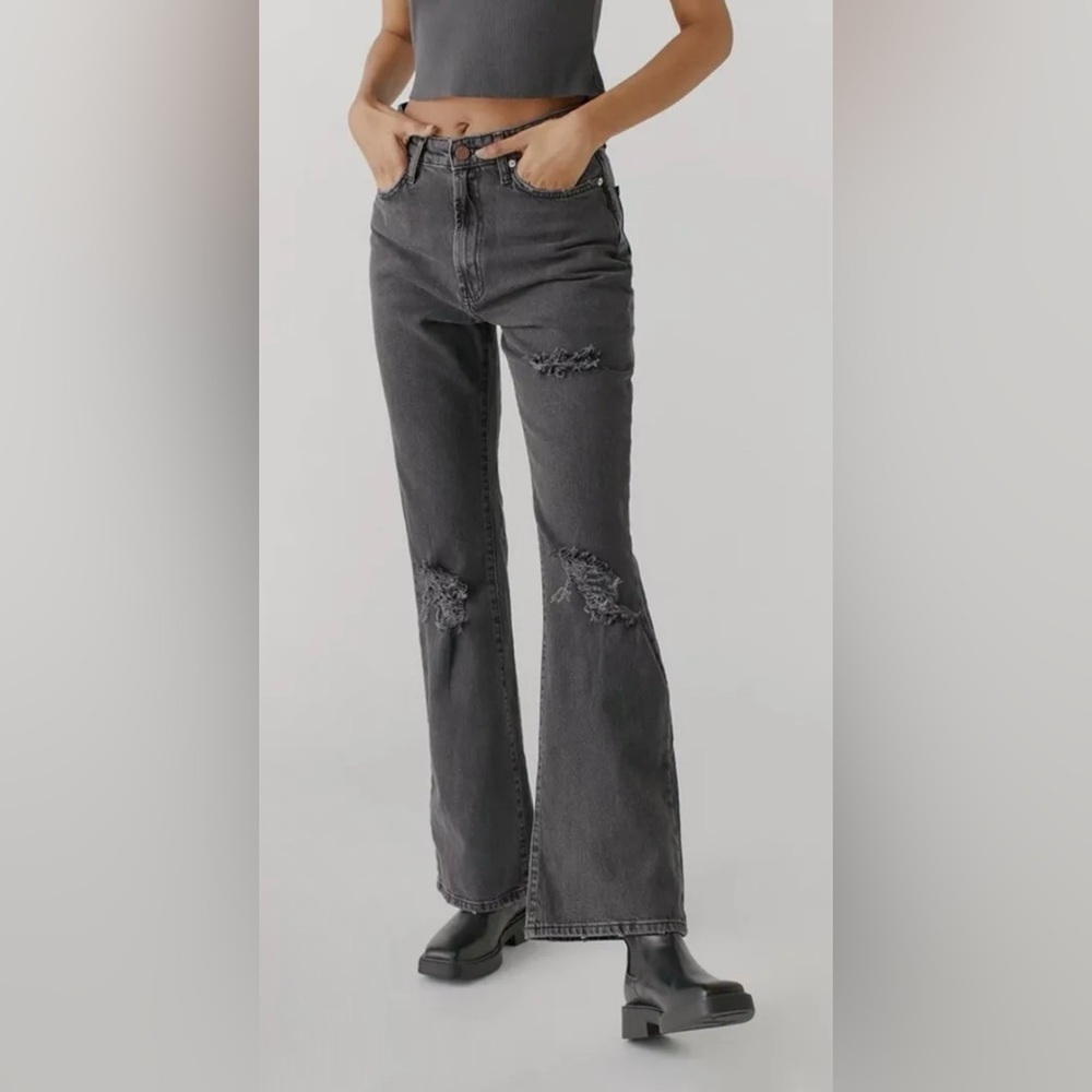 NWT Urban Outfitters BDG stretch high rise flare faded distressed jeans. Size 31